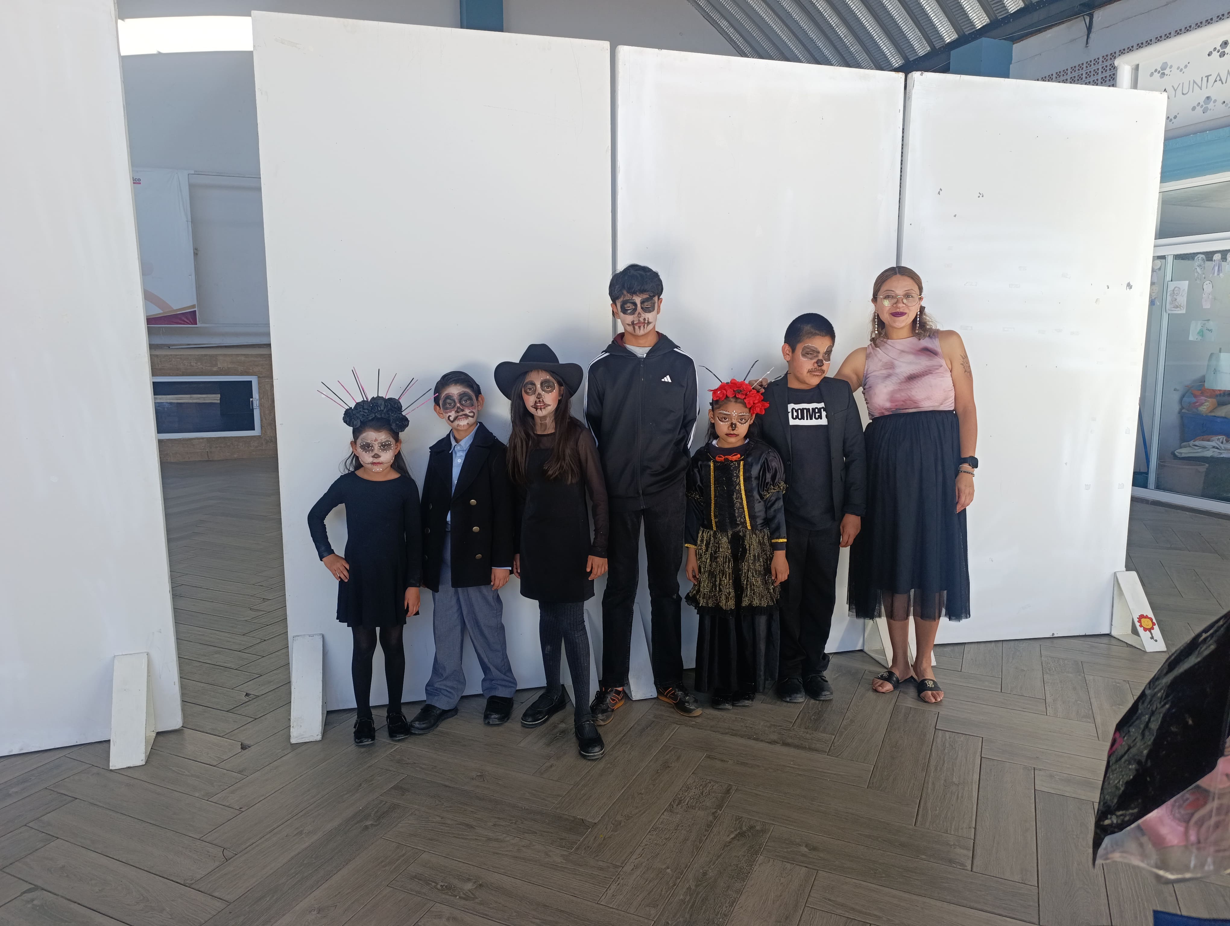 Actividad Cultural Comunitaria: Pasarela de disfraces tenebrosa